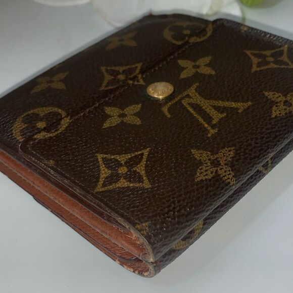 Authentic Louis Vuitton Monogram Elise Compact Wallet - Picture 8 of 11